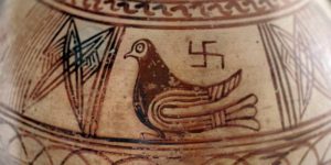 Svastica și istoria de 12.000 de ani a unui simbol controversat